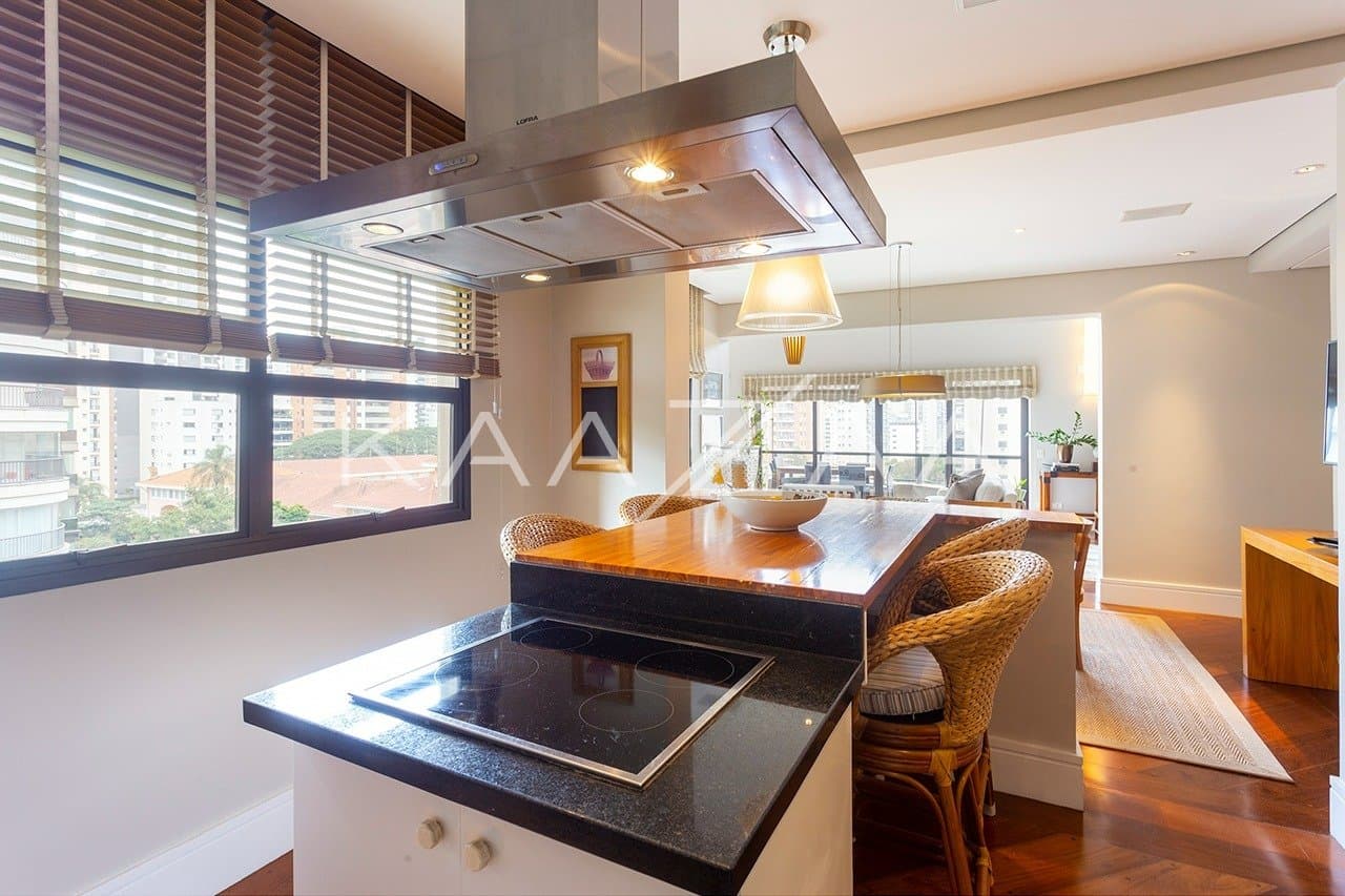 Belíssimo apartamento com pé-direito duplo em região super tranquila de Moema. - Foto 11