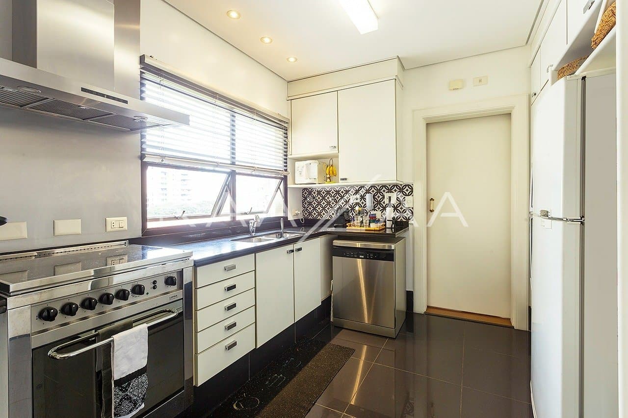 Belíssimo apartamento com pé-direito duplo em região super tranquila de Moema. - Foto 14