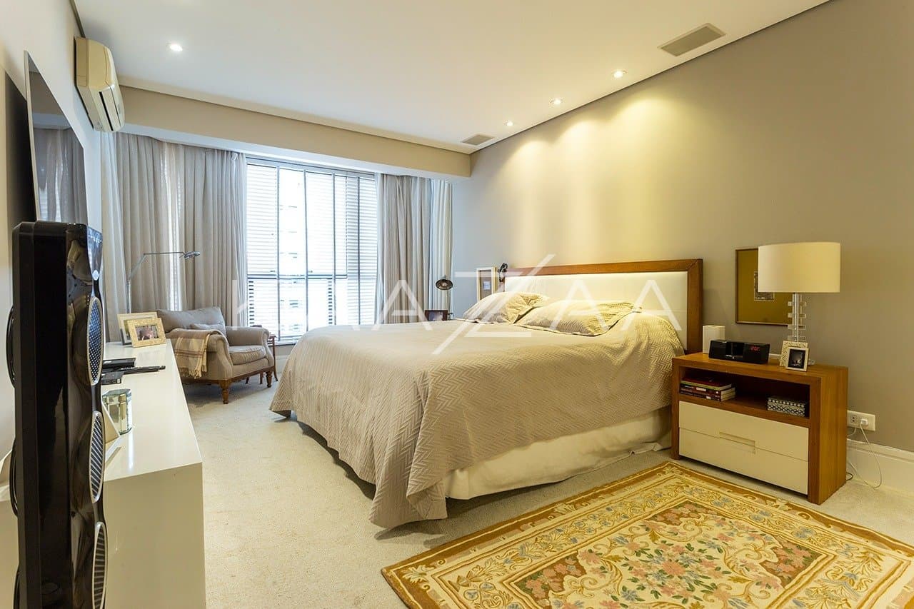 Belíssimo apartamento com pé-direito duplo em região super tranquila de Moema. - Foto 17