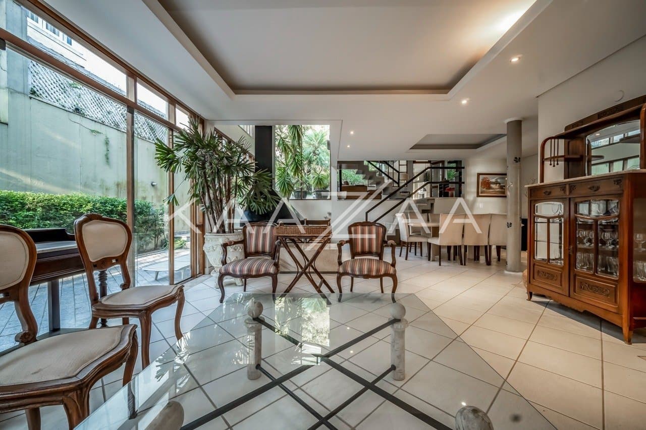 Casa muito ampla e ensolarada, em condominio de rua fechada com muita segurança na Cidade Jardim. - Foto 2