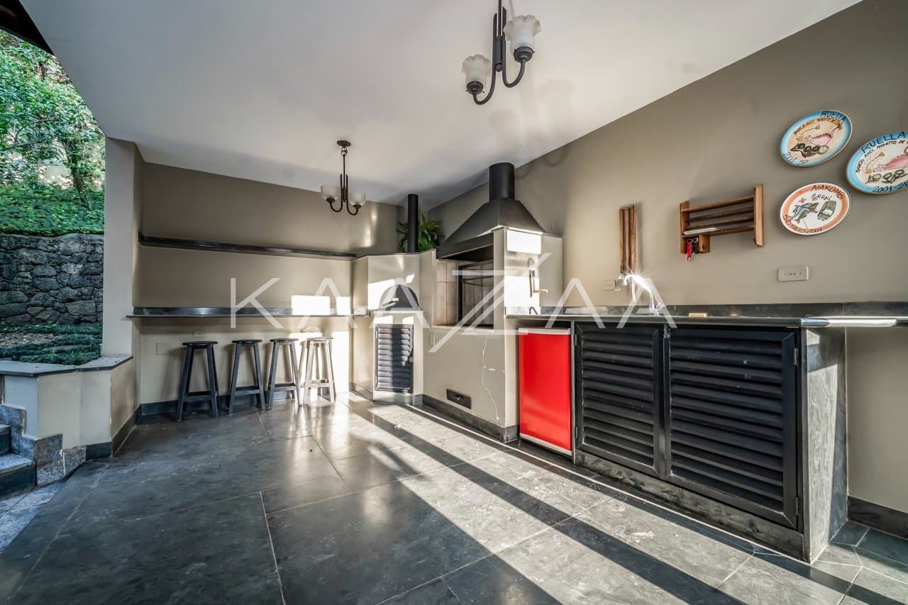 Casa muito ampla e ensolarada, em condominio de rua fechada com muita segurança na Cidade Jardim. - Foto 8