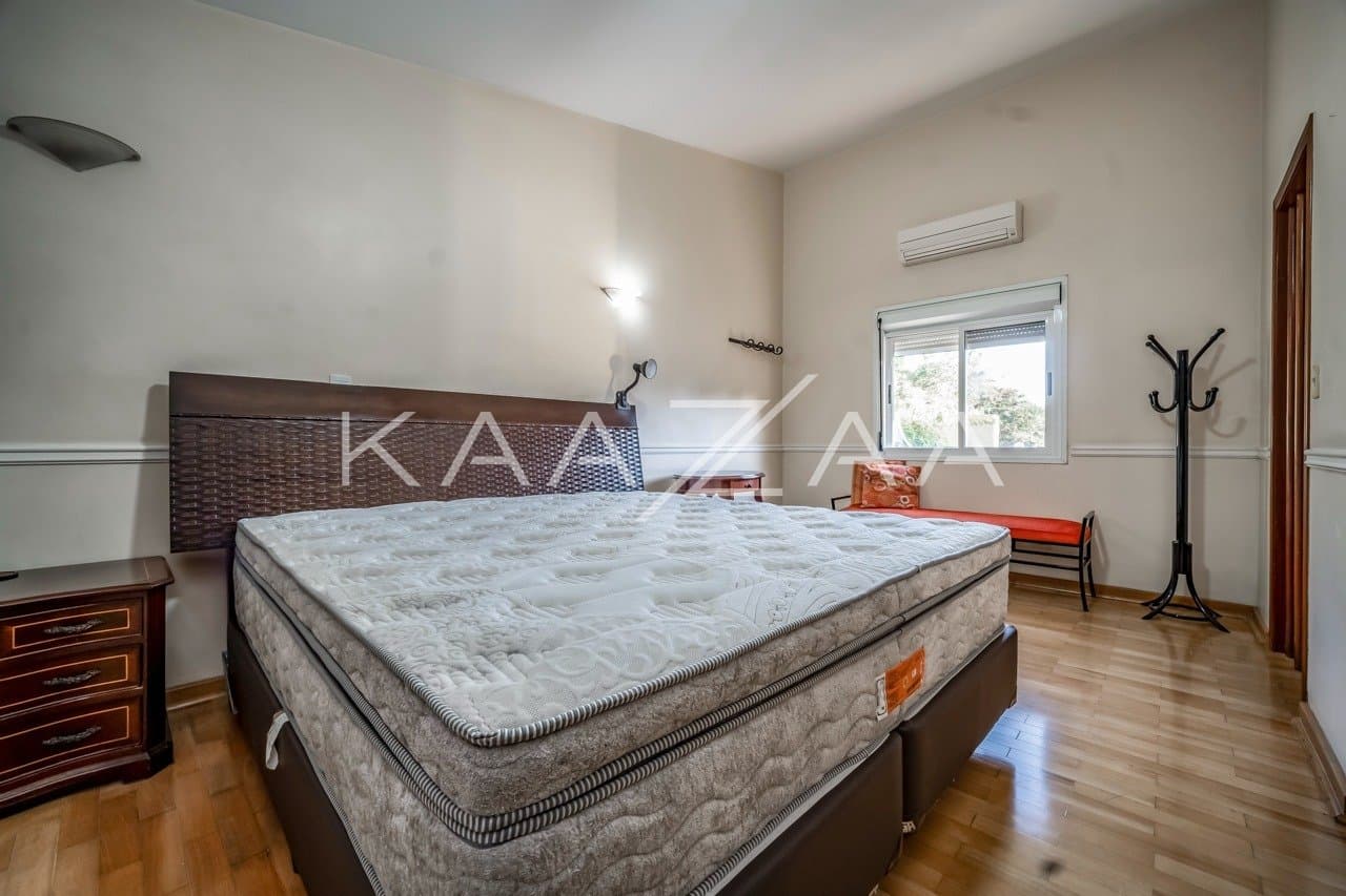 Casa muito ampla e ensolarada, em condominio de rua fechada com muita segurança na Cidade Jardim. - Foto 11