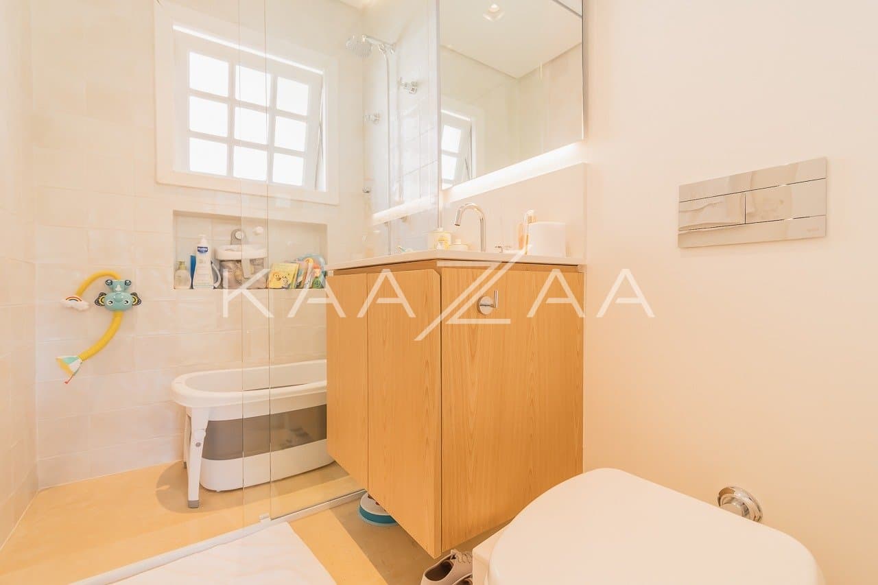 Tranquilidade e segurança, além de estilo e qualidade. Casa em condomínio no Jardim Guedala. - Foto 17