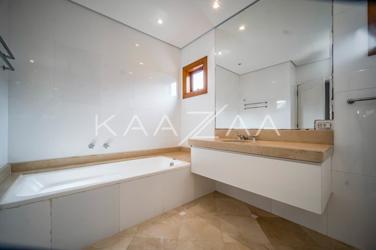 Acolhedora e completa em lazer, esta casa no Jardim Guedala é uma verdadeira joia. - Foto 33