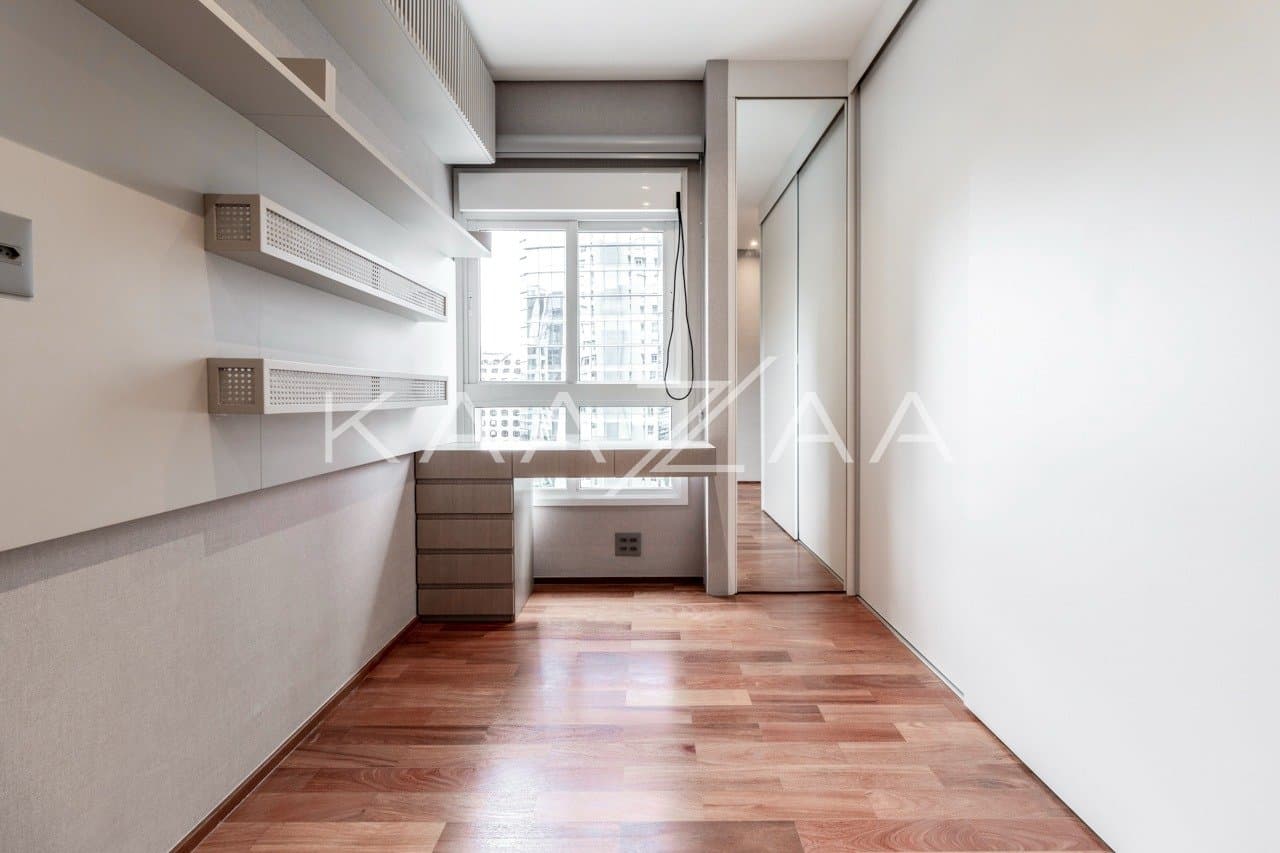 Luminoso, este apartamento no Itaim Bibi foi reformado e tem ares inspiradores. - Foto 14