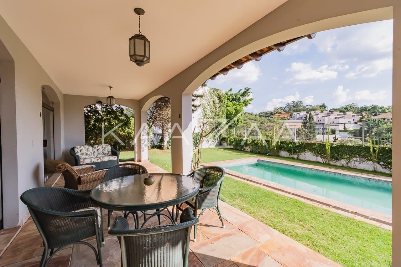 Vista cativante e área externa maravilhosa nesta casa em Cidade Jardim. - Foto 5