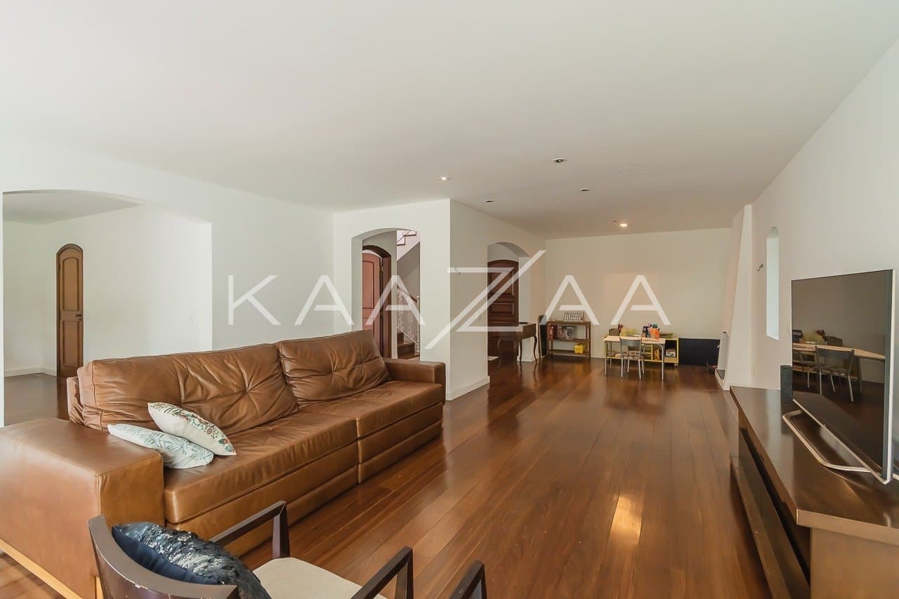 Casa com clima sossegado e muitos espaços para aproveitar, em Alto de Pinheiros. - Foto 2