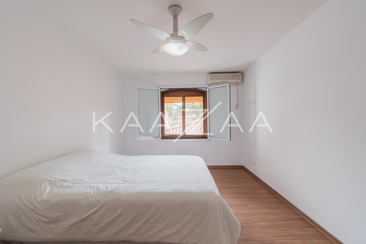 Casa com clima sossegado e muitos espaços para aproveitar, em Alto de Pinheiros. - Foto 11