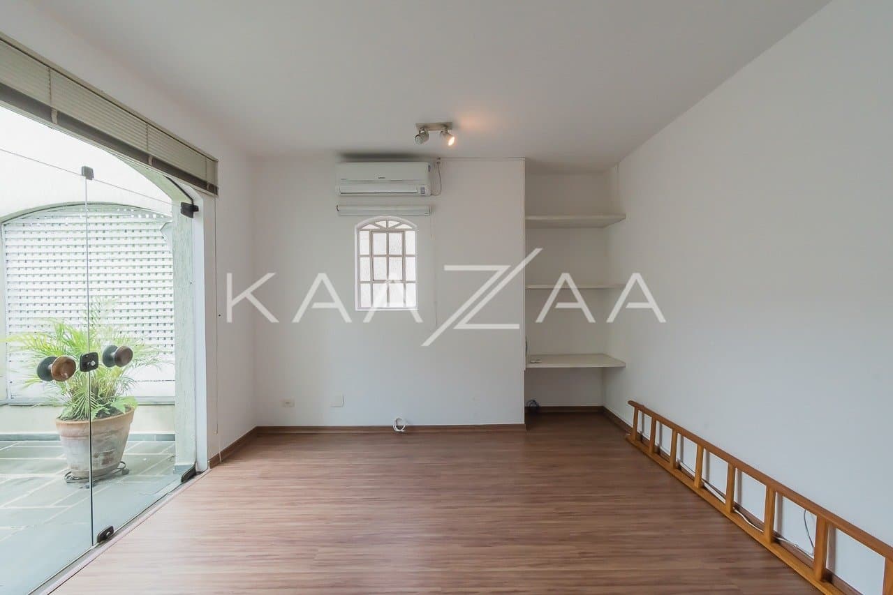 Casa com clima sossegado e muitos espaços para aproveitar, em Alto de Pinheiros. - Foto 20