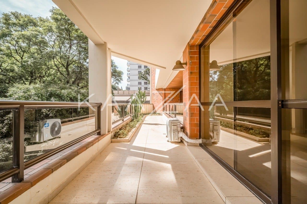 Sereno e reluzente: apartamento duplex rodeado de verdes no Jardim Paulistano. - Foto 14