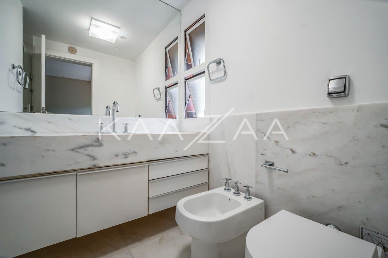 Sereno e reluzente: apartamento duplex rodeado de verdes no Jardim Paulistano. - Foto 17