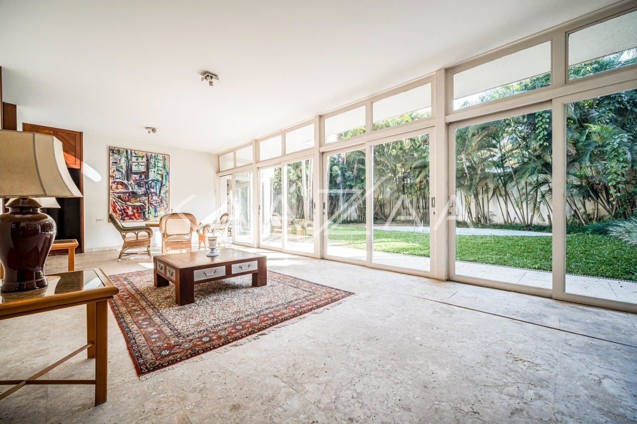 Excelente casa modernista, com lindo jardim em um amplo terreno no Jardim Europa. - Foto 2