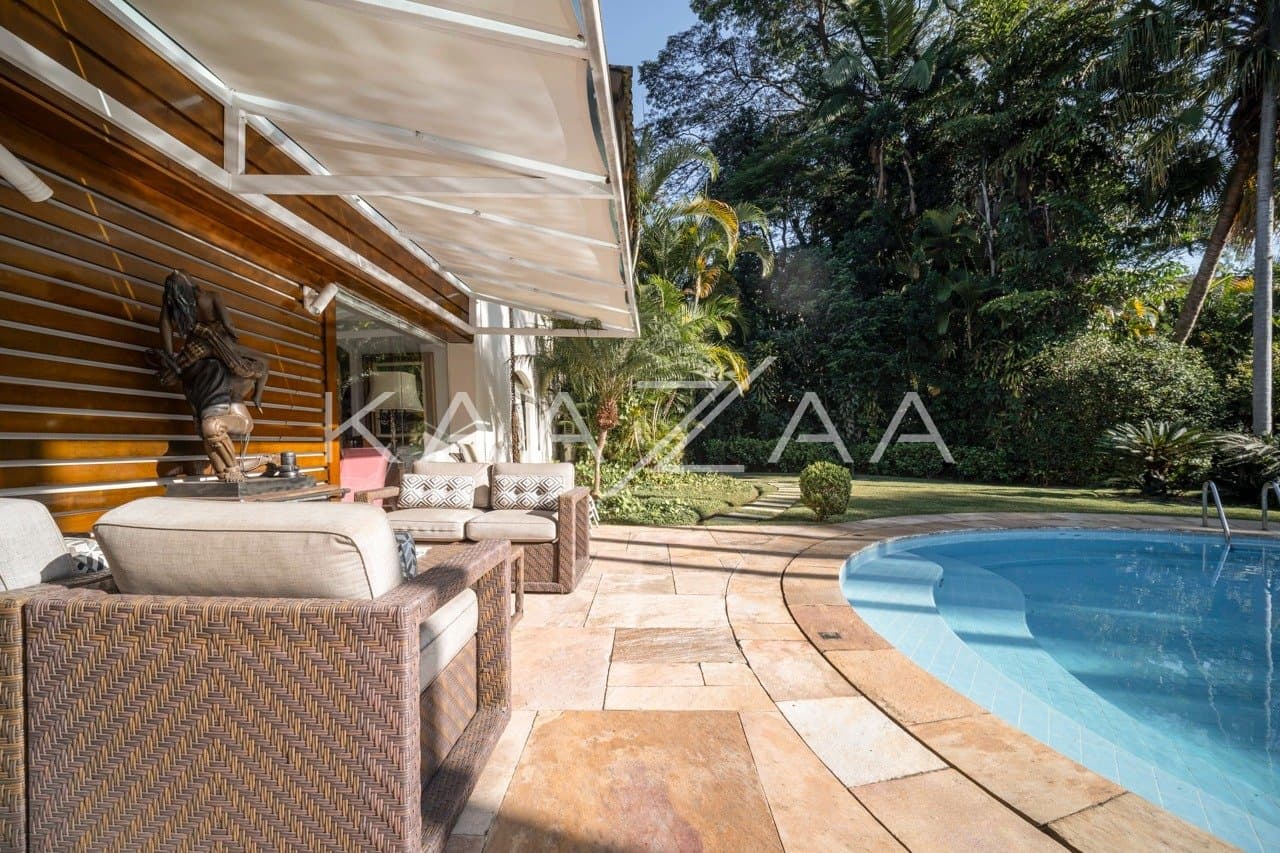 Terreno amplo, arquitetura diferenciada e localização estratégica. Casa em Cidade Jardim. - Foto 3