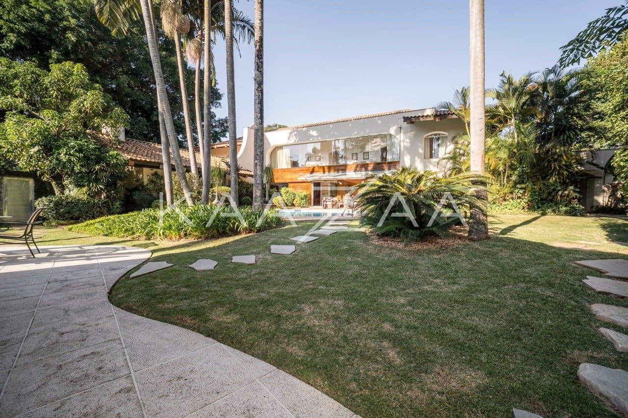 Terreno amplo, arquitetura diferenciada e localização estratégica. Casa em Cidade Jardim. - Foto 4