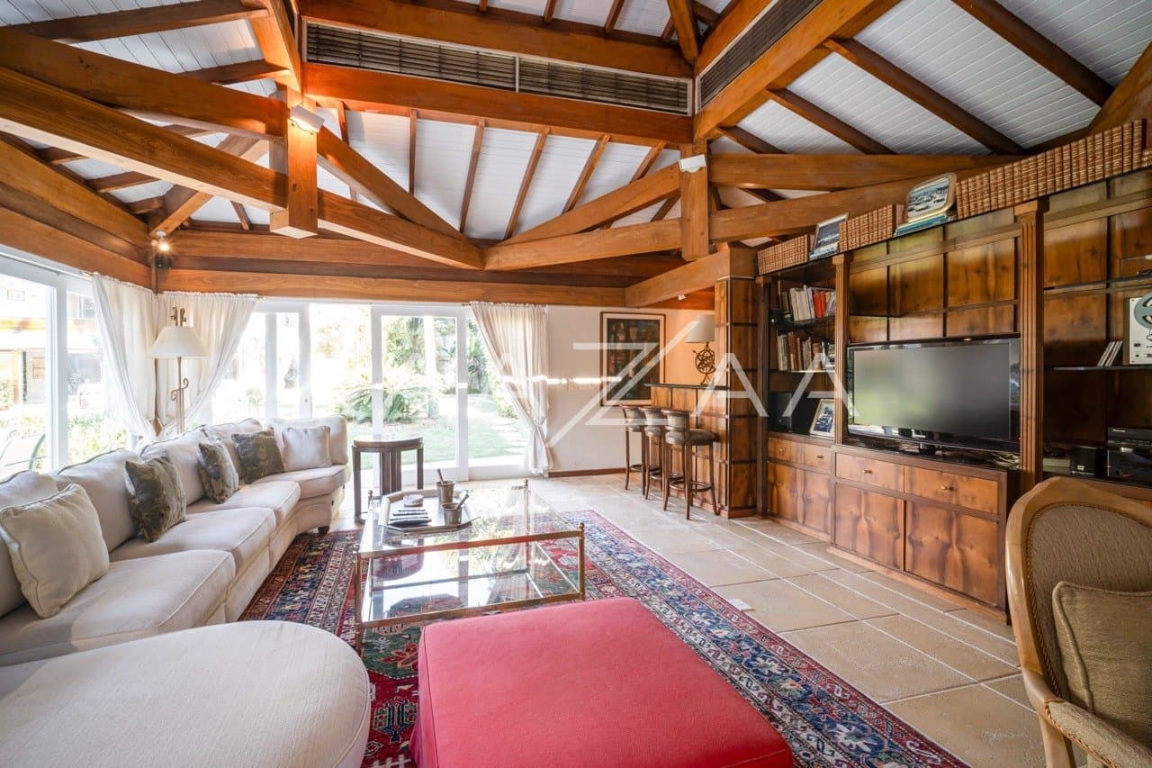 Terreno amplo, arquitetura diferenciada e localização estratégica. Casa em Cidade Jardim. - Foto 6