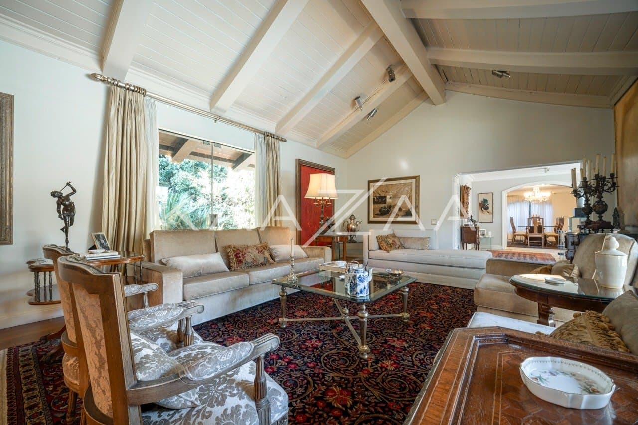 Terreno amplo, arquitetura diferenciada e localização estratégica. Casa em Cidade Jardim. - Foto 9