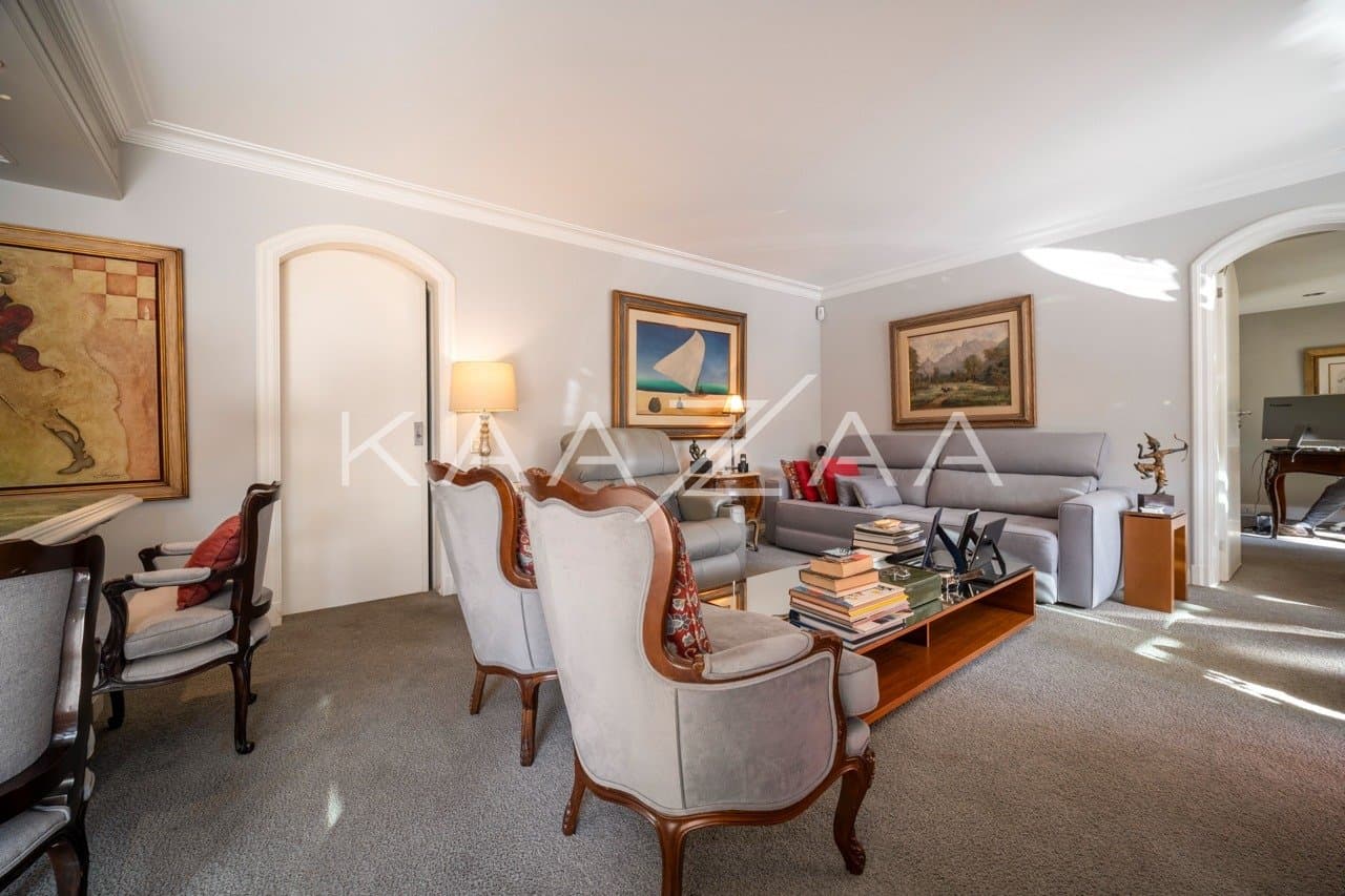 Terreno amplo, arquitetura diferenciada e localização estratégica. Casa em Cidade Jardim. - Foto 11