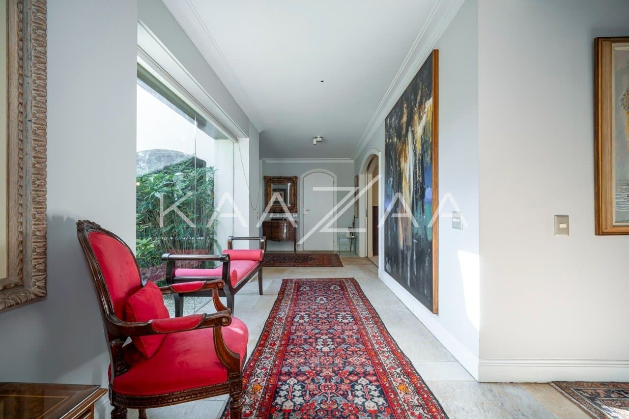 Terreno amplo, arquitetura diferenciada e localização estratégica. Casa em Cidade Jardim. - Foto 13