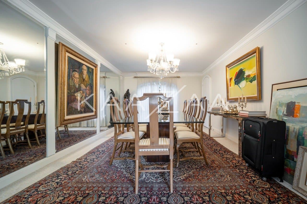 Terreno amplo, arquitetura diferenciada e localização estratégica. Casa em Cidade Jardim. - Foto 14