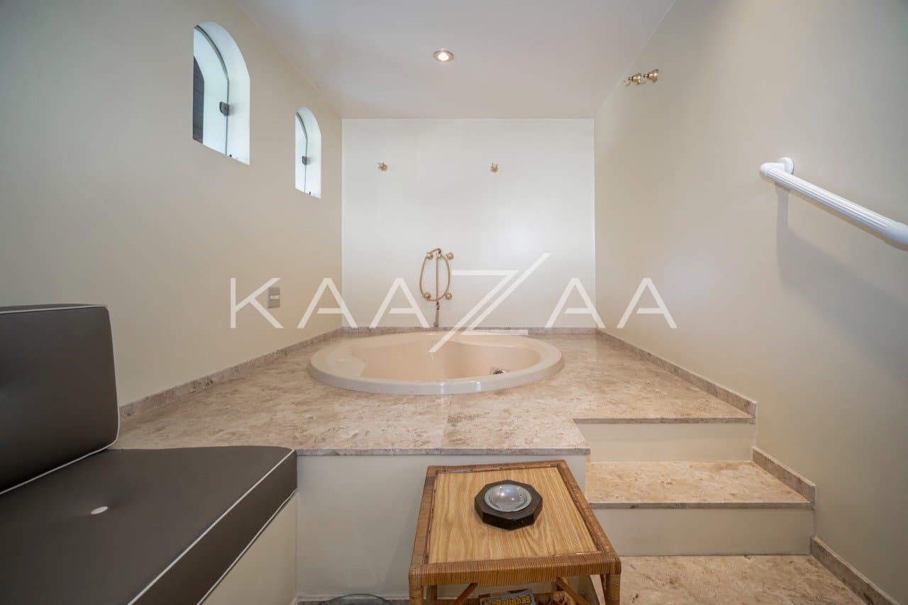 Terreno amplo, arquitetura diferenciada e localização estratégica. Casa em Cidade Jardim. - Foto 22