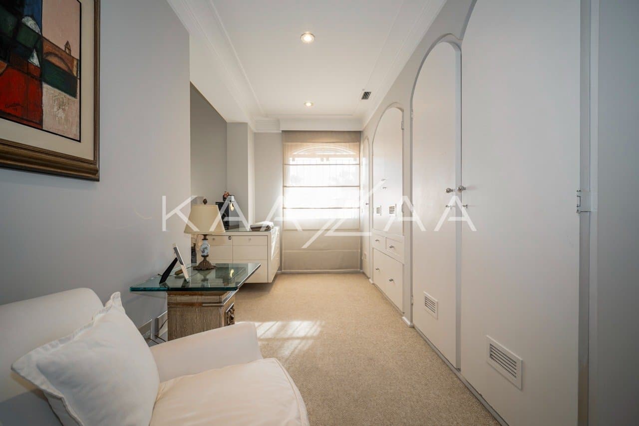 Terreno amplo, arquitetura diferenciada e localização estratégica. Casa em Cidade Jardim. - Foto 25