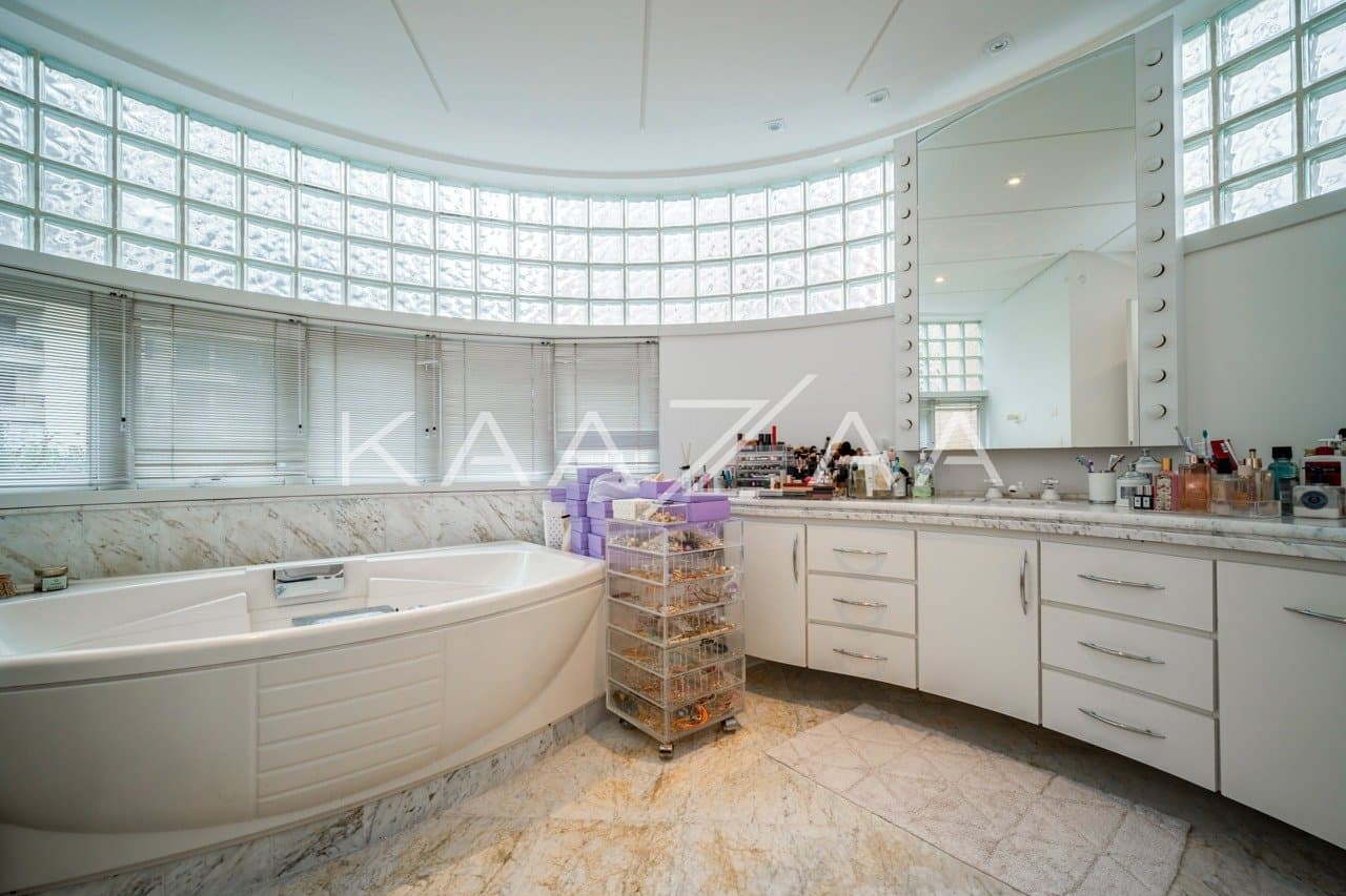 Conforto e amplitude no Itaim Bibi. Apartamento lindíssimo com vista para a copa das árvores. - Foto 11