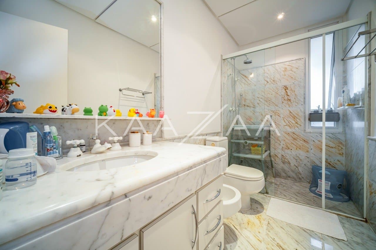 Conforto e amplitude no Itaim Bibi. Apartamento lindíssimo com vista para a copa das árvores. - Foto 13