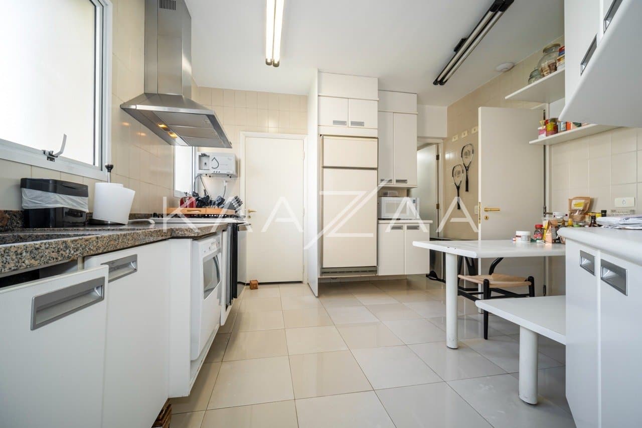 Tranquilidade e conforto são constantes neste apartamento em prédio com lazer no Itaim. - Foto 11