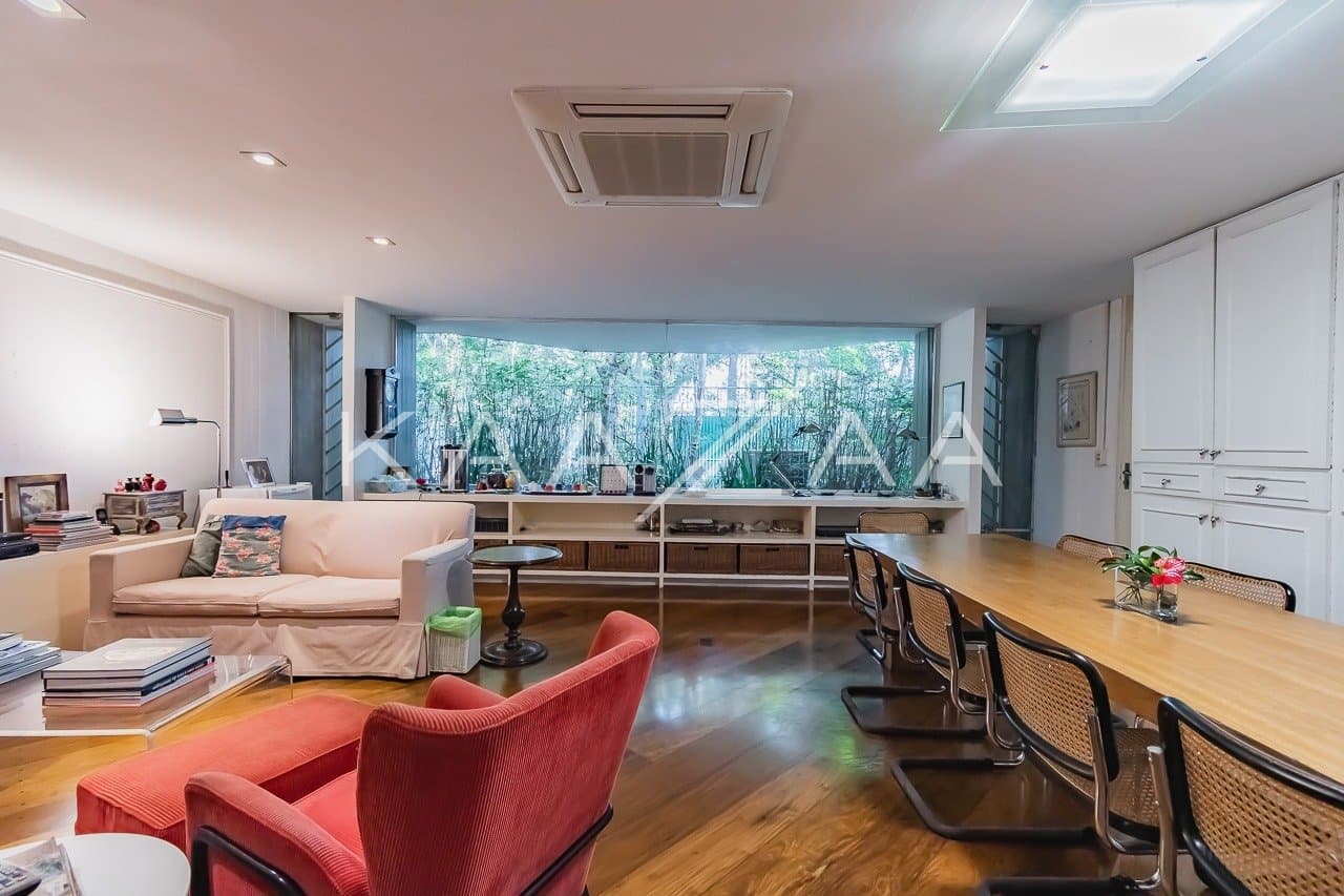 Casa espaçosa com 555 m² de bem-estar em Alto de Pinheiros, perfeita para receber. - Foto 13
