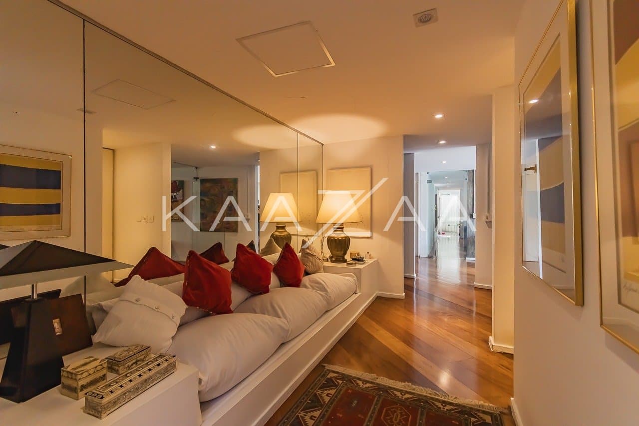 Casa espaçosa com 555 m² de bem-estar em Alto de Pinheiros, perfeita para receber. - Foto 18