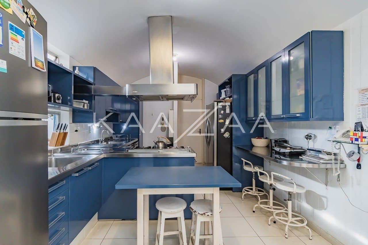 Casa espaçosa com 555 m² de bem-estar em Alto de Pinheiros, perfeita para receber. - Foto 20