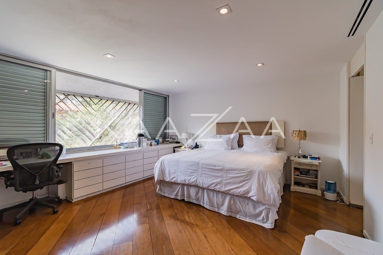 Casa espaçosa com 555 m² de bem-estar em Alto de Pinheiros, perfeita para receber. - Foto 22