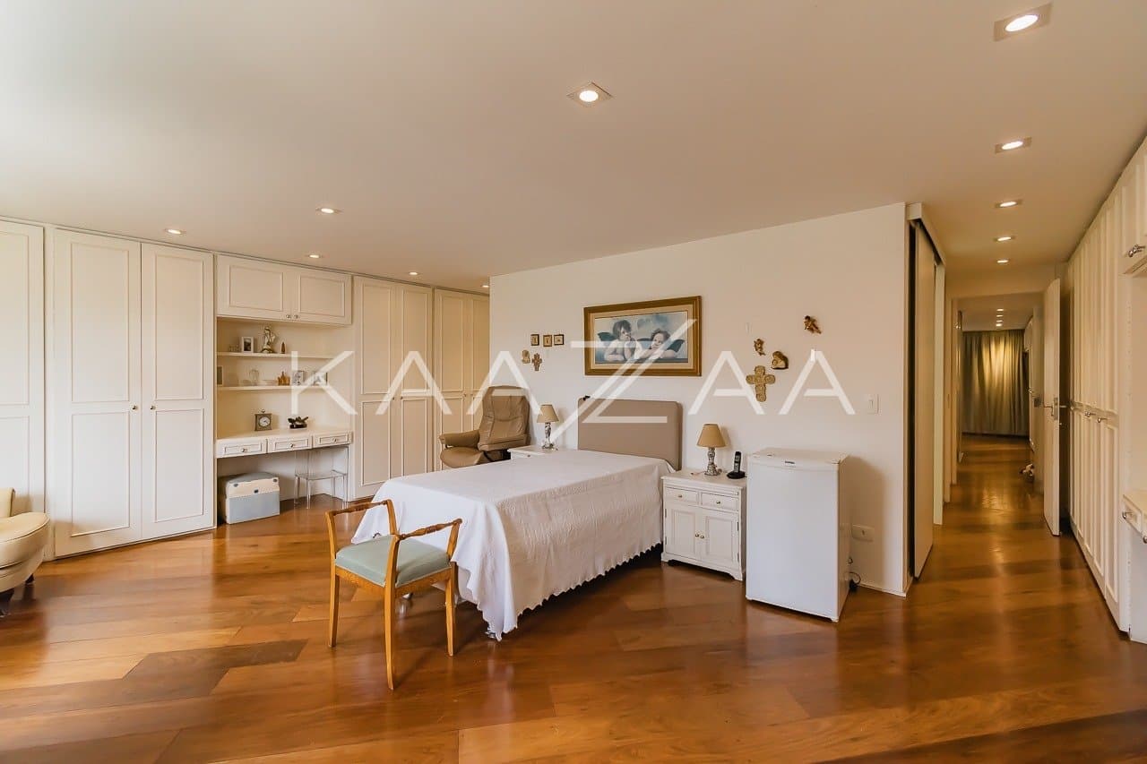 Casa espaçosa com 555 m² de bem-estar em Alto de Pinheiros, perfeita para receber. - Foto 23