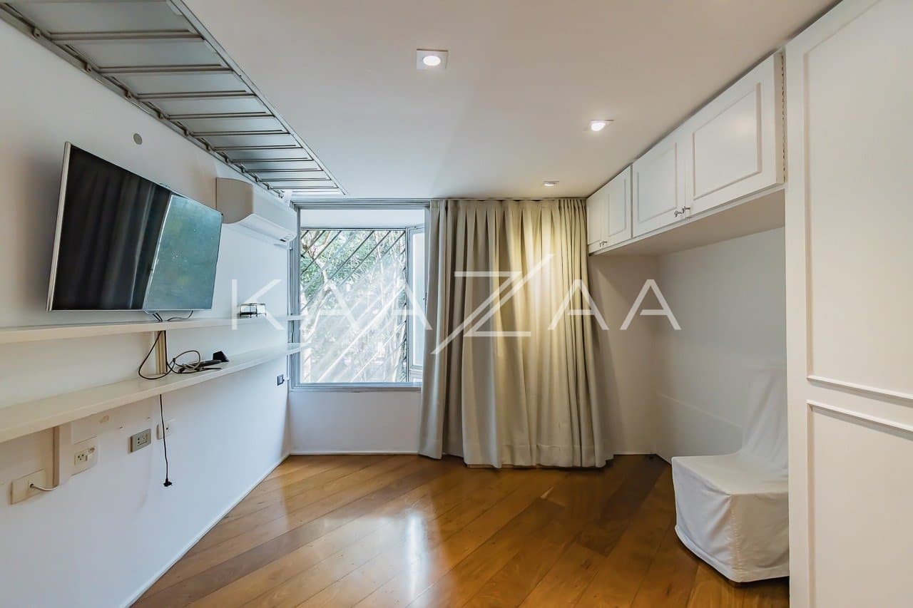Casa espaçosa com 555 m² de bem-estar em Alto de Pinheiros, perfeita para receber. - Foto 25