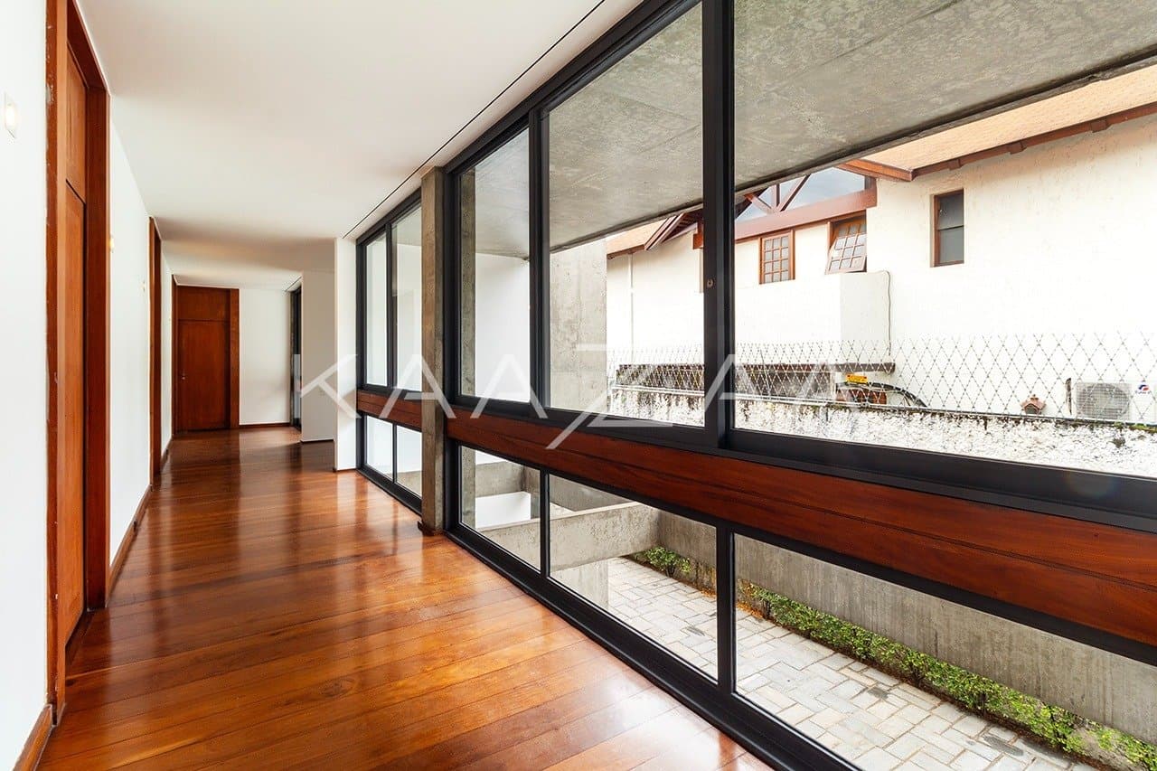 Amplitude e elegância nesta casa em Cidade Jardim. - Foto 13