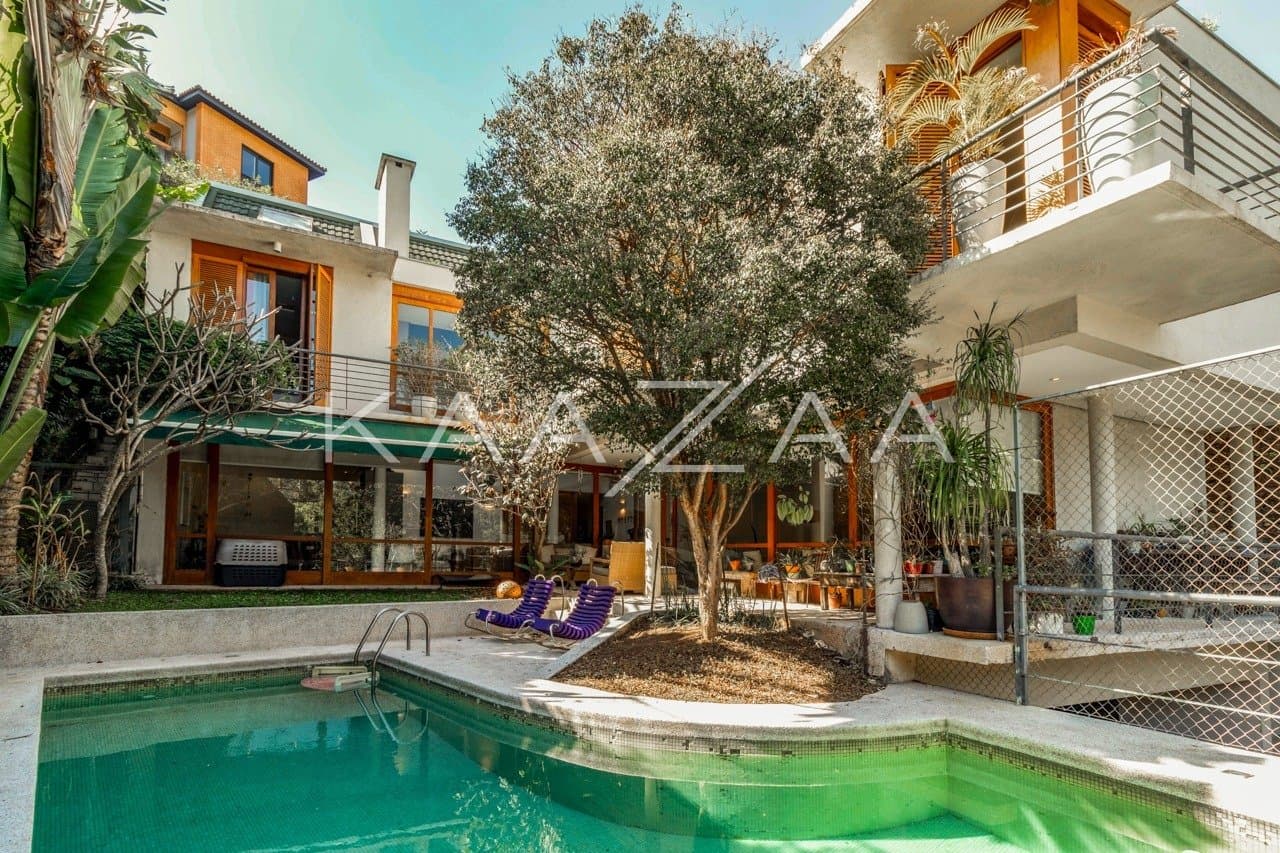 Casa ensolarada com vista arborizada em Alto de Pinheiros. - Foto 1