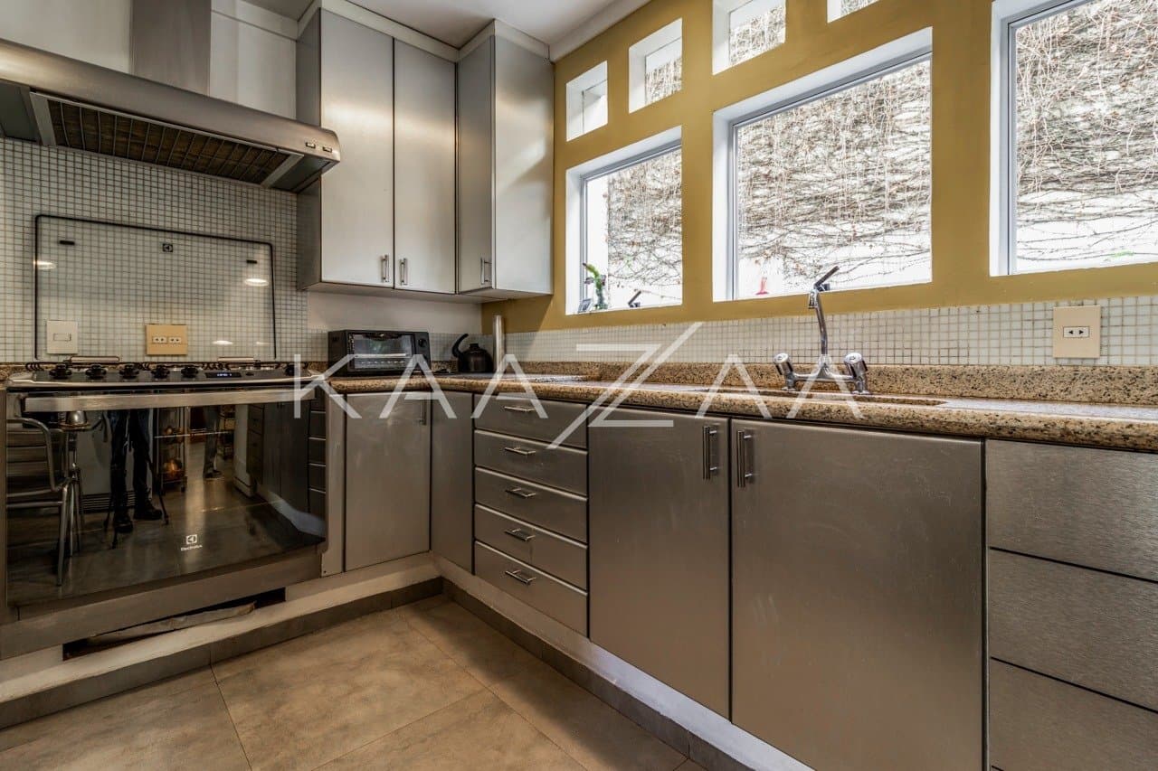 Casa ensolarada com vista arborizada em Alto de Pinheiros. - Foto 17