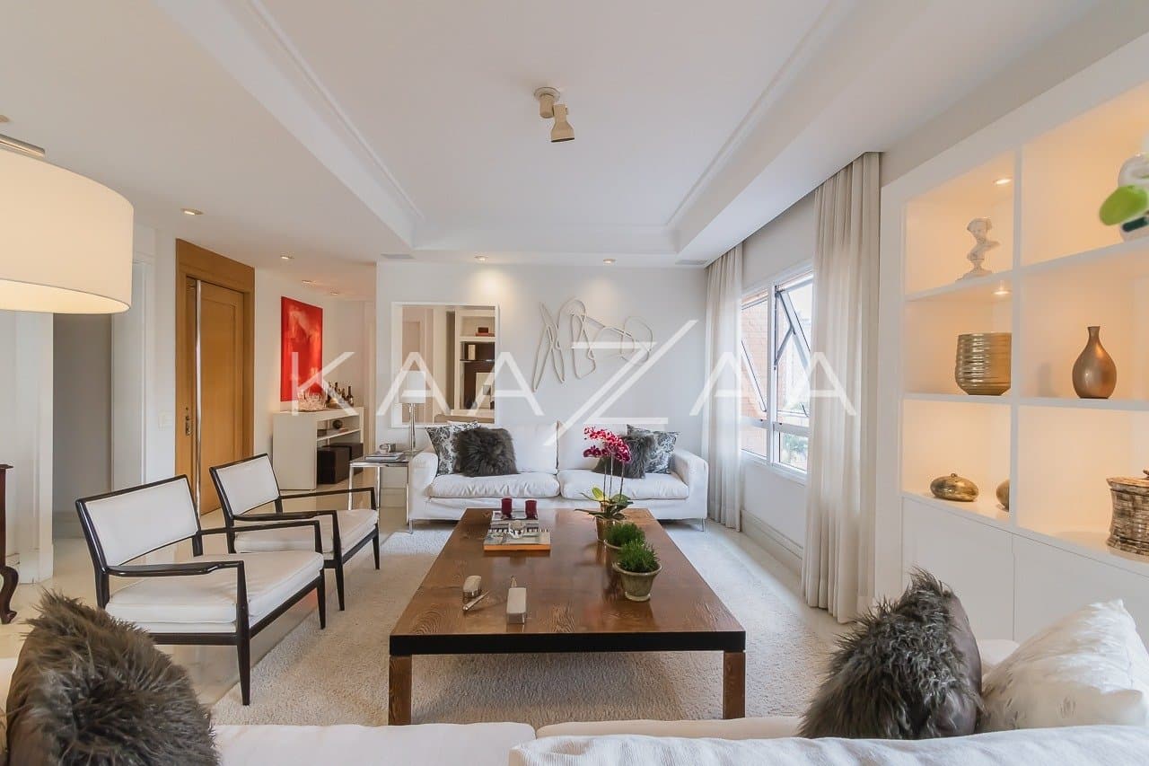 Harmonia clássica e moderna neste apartamento em Moema. - Foto 2