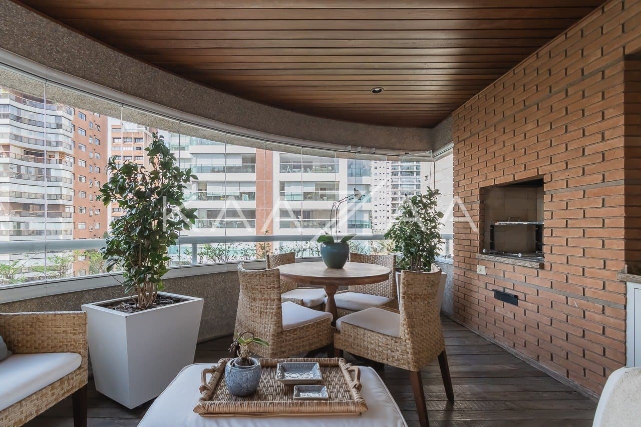 Harmonia clássica e moderna neste apartamento em Moema. - Foto 5