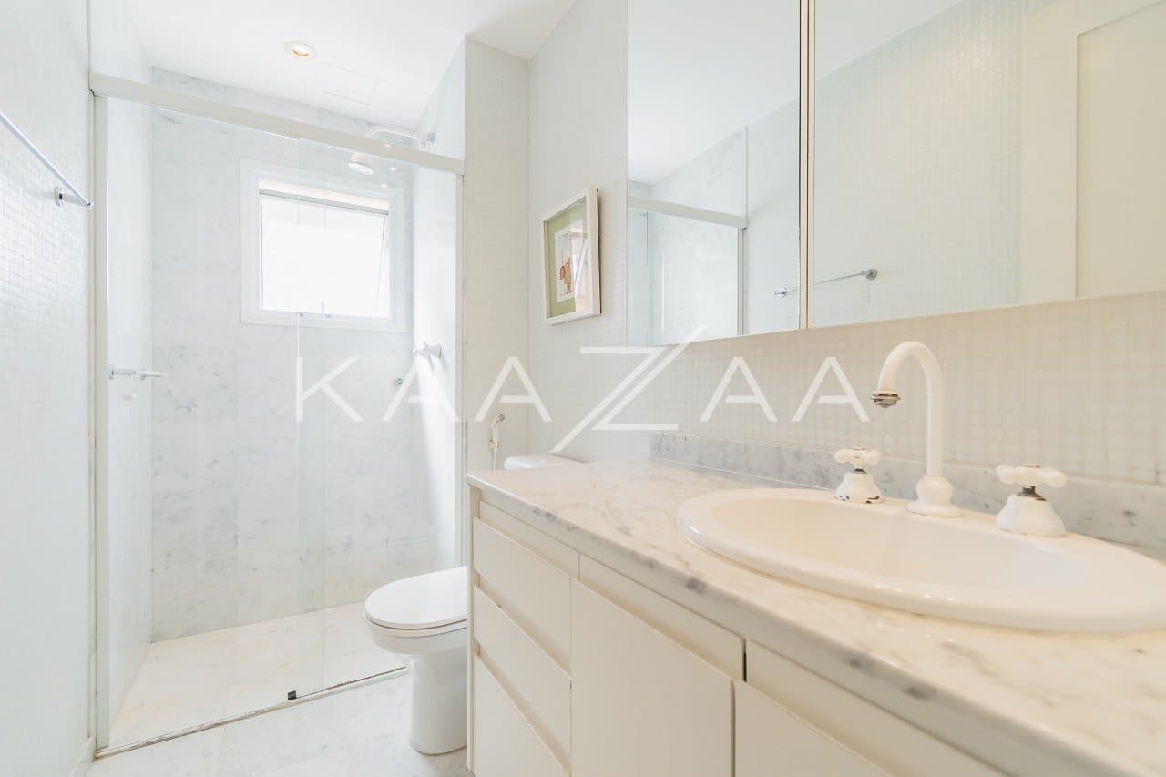 Harmonia clássica e moderna neste apartamento em Moema. - Foto 17