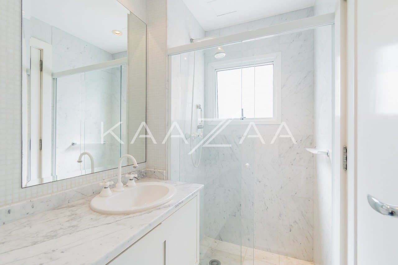 Harmonia clássica e moderna neste apartamento em Moema. - Foto 19