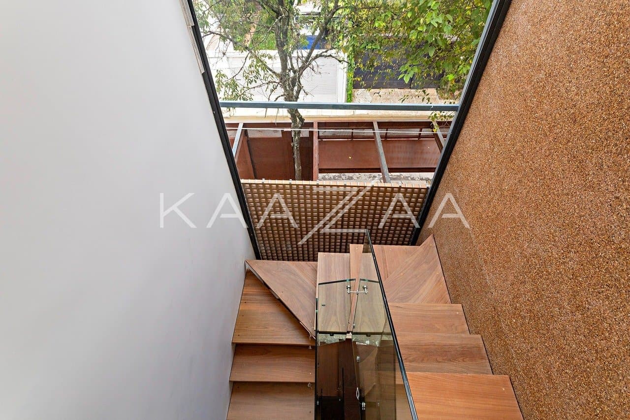 Casa nova contemporânea em rua fechada próxima aos Clubes Pinheiros, Hebraica e Shopping Iguatemi - Foto 8