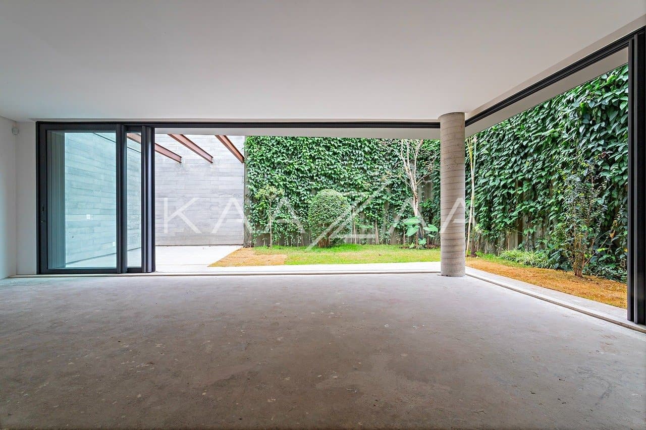 Casa nova contemporânea em rua fechada próxima aos Clubes Pinheiros, Hebraica e Shopping Iguatemi - Foto 12