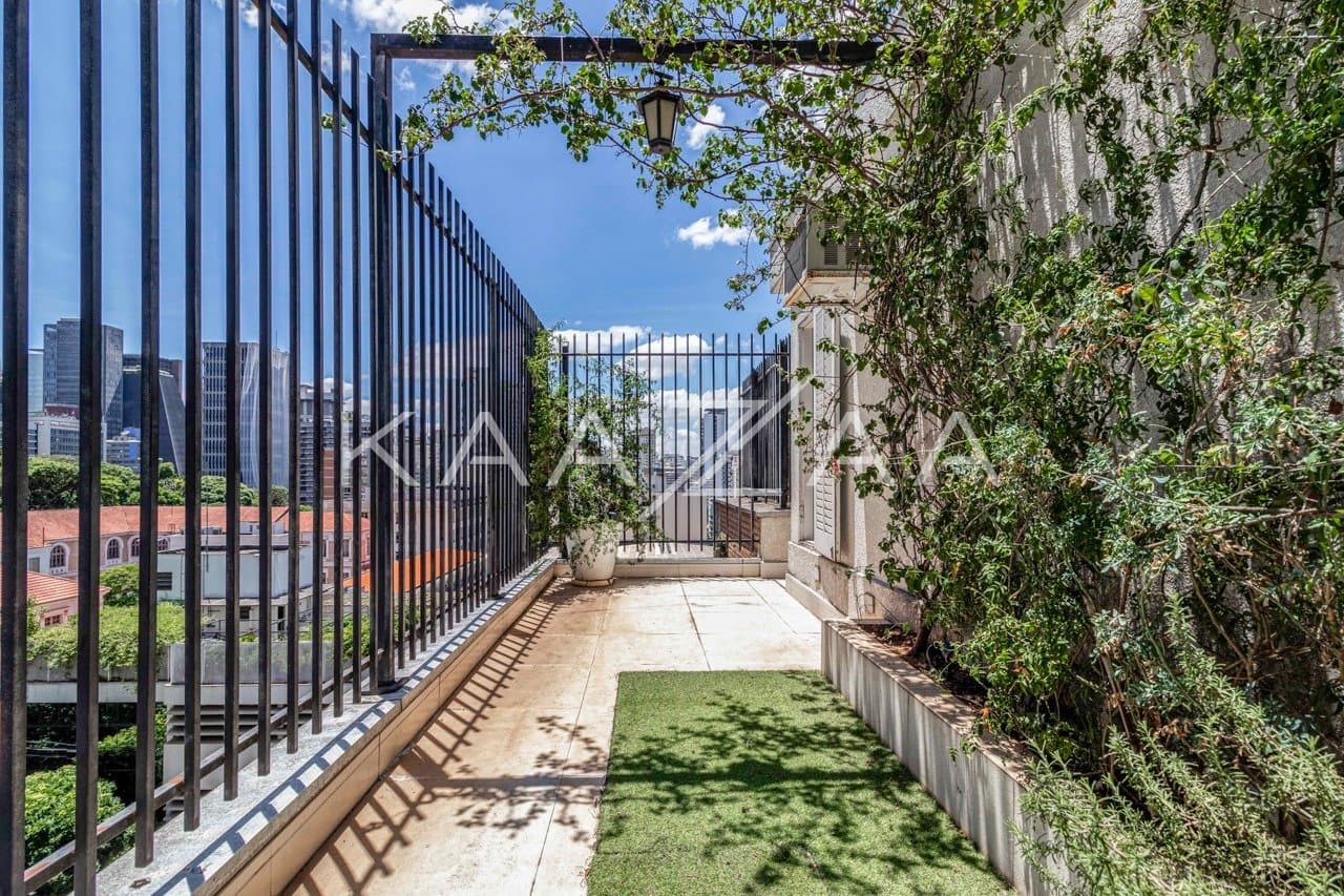 Espaçosa, iluminada, avarandada: cobertura nos Jardins - Foto 4