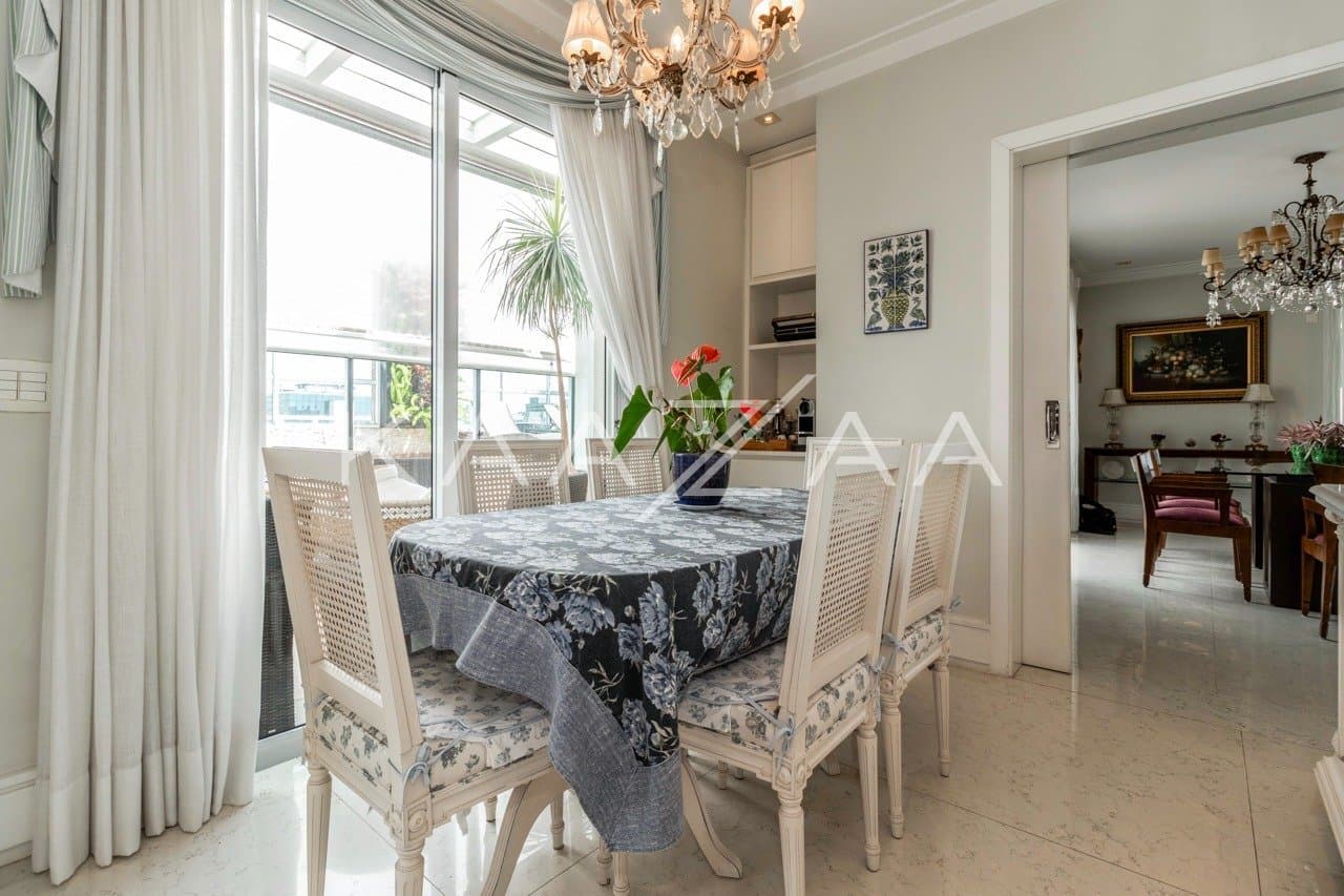 Rodeado de elegância, este apartamento em Moema tem localização cobiçada ao lado do Parque Ibirapuera. - Foto 20